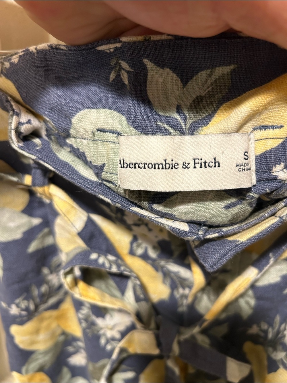 Abercrombie&Fitch Linen Lemon Printed High Rise Shorts , Small - Picture 4 of 6